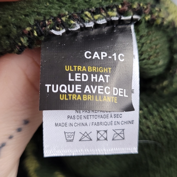 ULTRA BRIGHT LED HAT | camo removable LED headlamp beanie hat - Picture 7 of 8